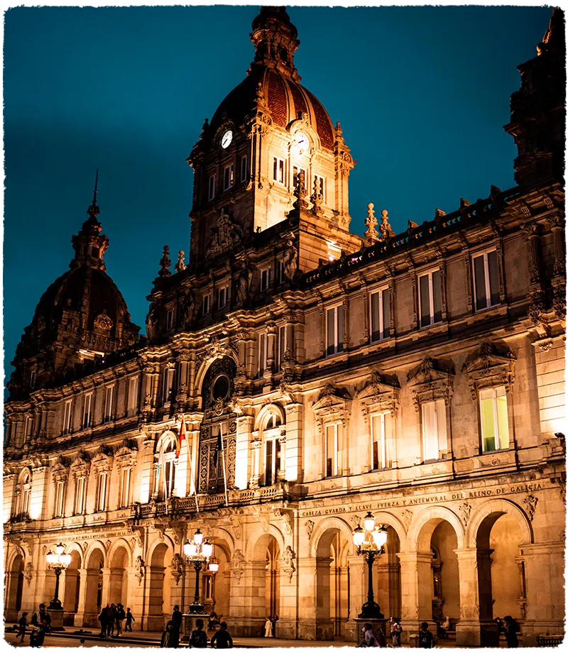 Santiago Nocturno. Ruta turística. Fotografía del Pazo de Raxoi